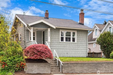 Photo of 6044 25th Avenue NE, Seattle, WA 98115 (MLS # 2509426)