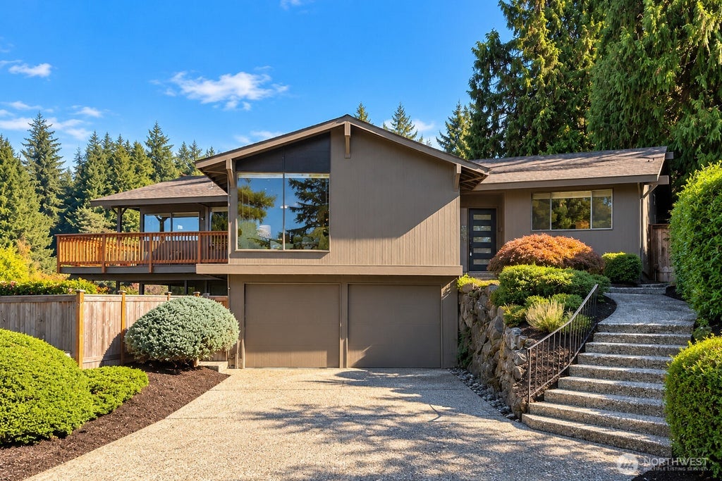 Photo of 5802 111th Avenue SE, Bellevue, WA 98006 (MLS # 2582276)