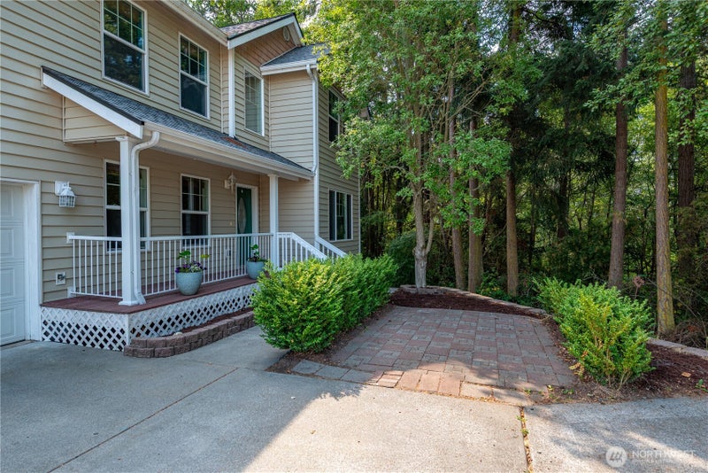 1186 NW Kathleen Drive