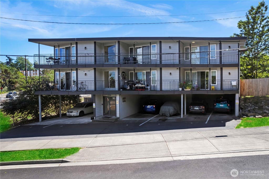Photo of 2701 S Walden Street, Seattle, WA 98144 (MLS # 2562531)