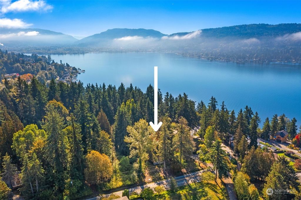 Photo of 19 XXX SE 24th Way, Sammamish, WA 98075 (MLS # 2170734)