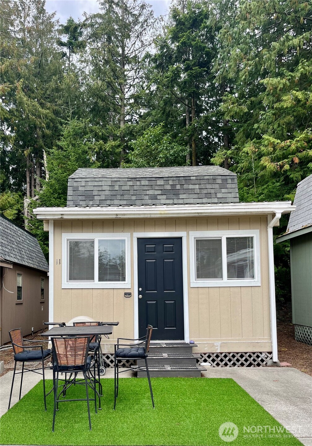 392 Industrial Parkway 11