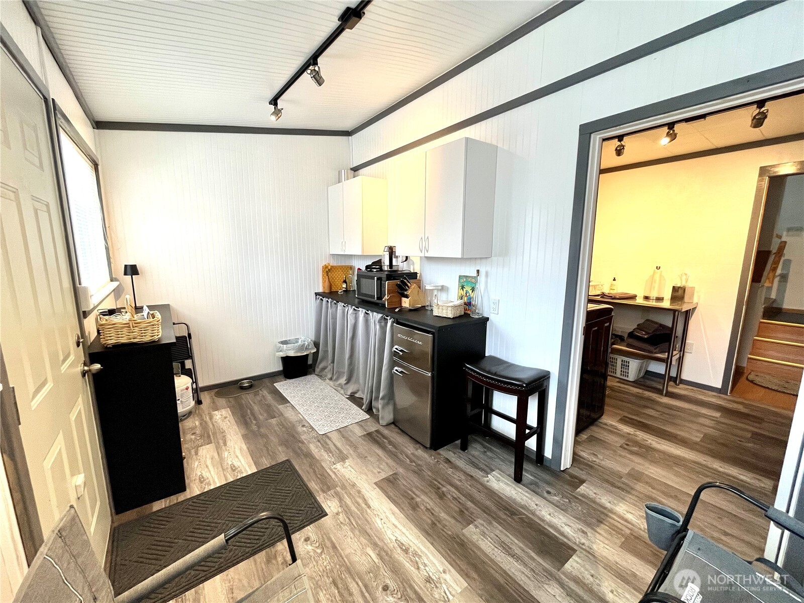 392 Industrial Parkway 11