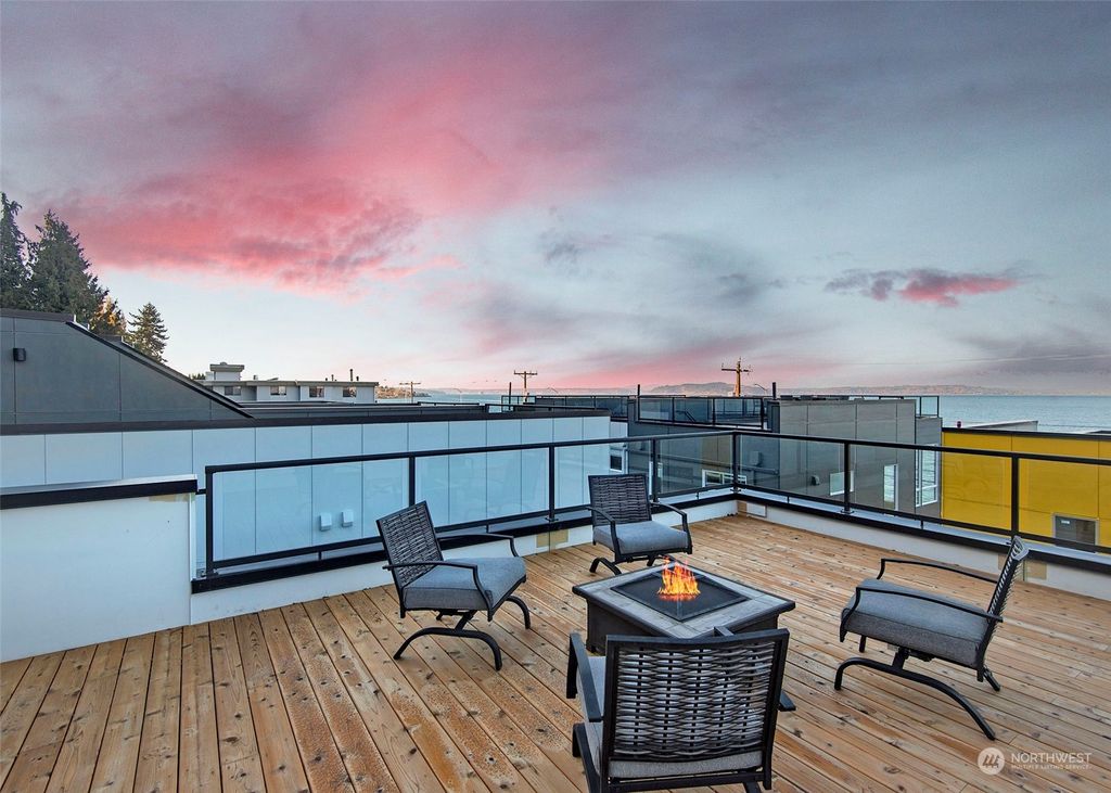 Photo of 1774 Alki Avenue SW #C, Seattle, WA 98116 (MLS # 2003678)