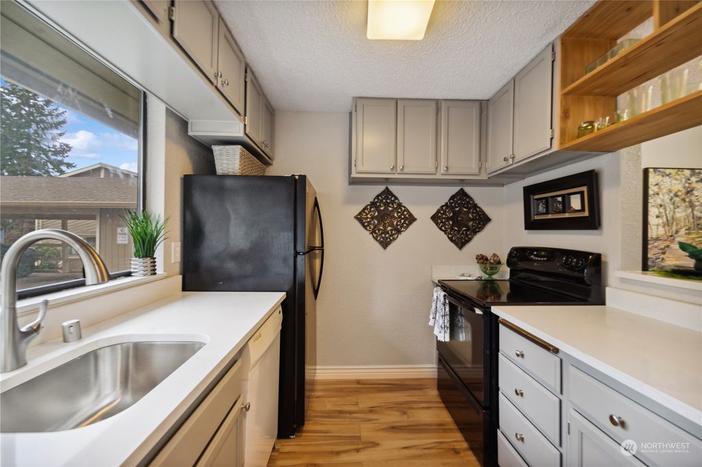 Photo of 1800 Grant Avenue S #B3, Renton, WA 98055 (MLS # 2057712)
