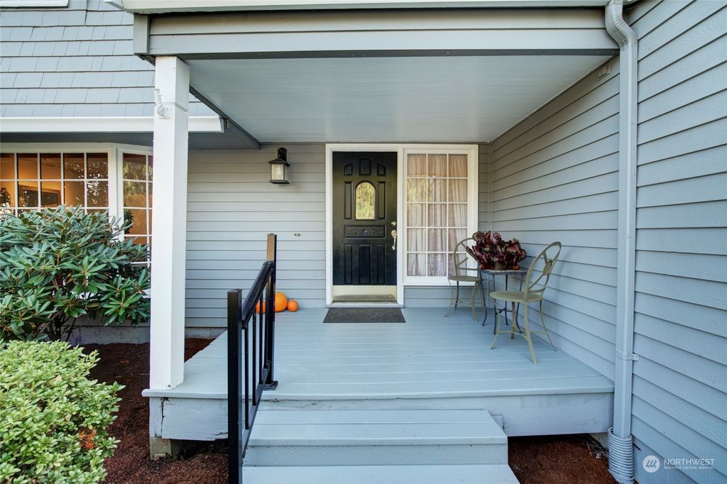 Photo of 17525 NE 31st Court, Redmond, WA 98052 (MLS # 2001902)