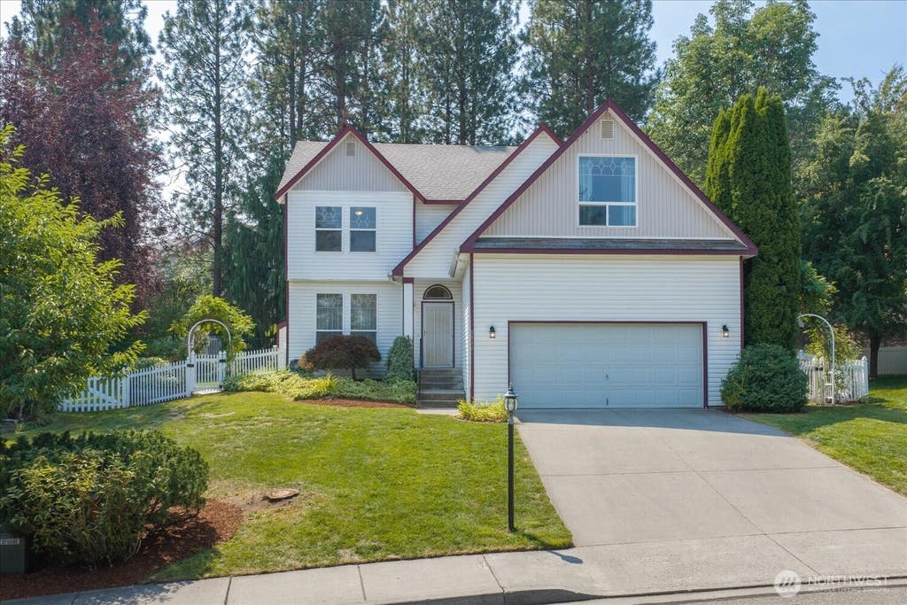 Photo of 6814 S Echo Ridge St ST, Spokane, WA 99224 (MLS # 2570657)