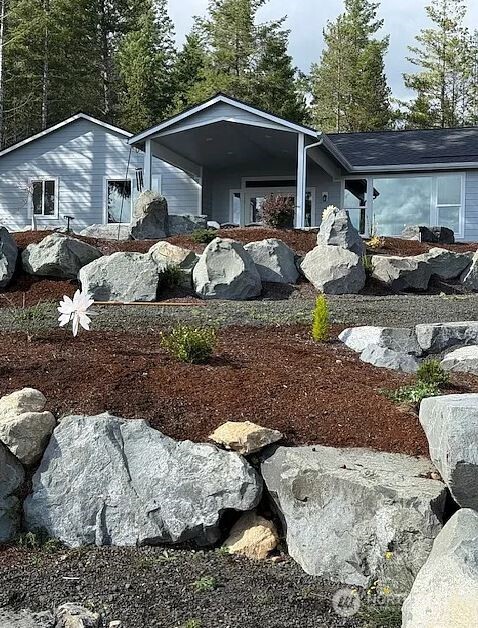 361 NE Southridge Drive