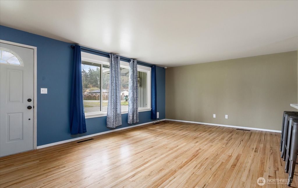 Photo of 1321 Orchard Loop, Oak Harbor, WA 98277 (MLS # 2462916)