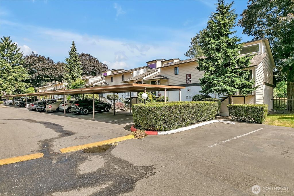 Photo of 1820 Maple Lane #L67, Kent, WA 98030 (MLS # 2390732)