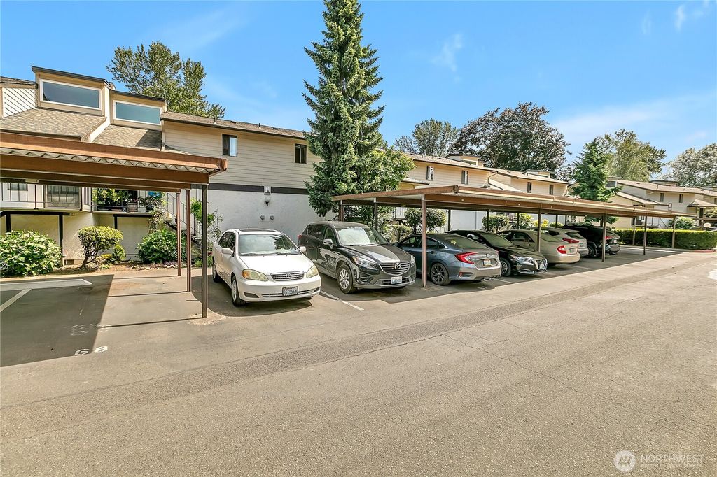 Photo of 1820 Maple Lane #L67, Kent, WA 98030 (MLS # 2390732)