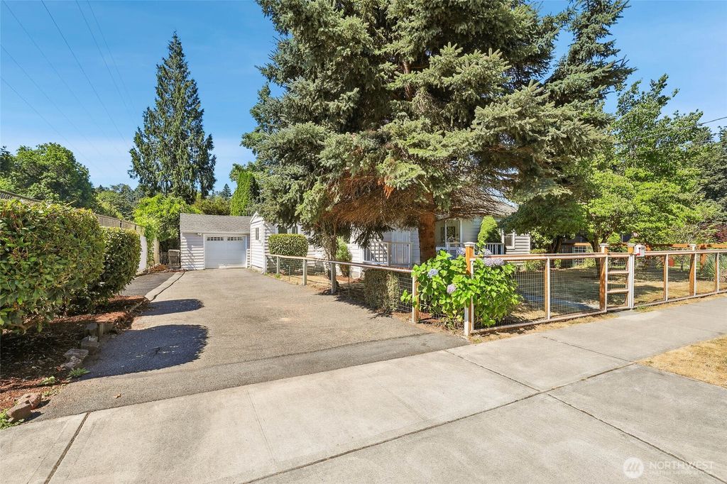 Photo of 3429 SE 5th Street, Renton, WA 98058 (MLS # 2414160)