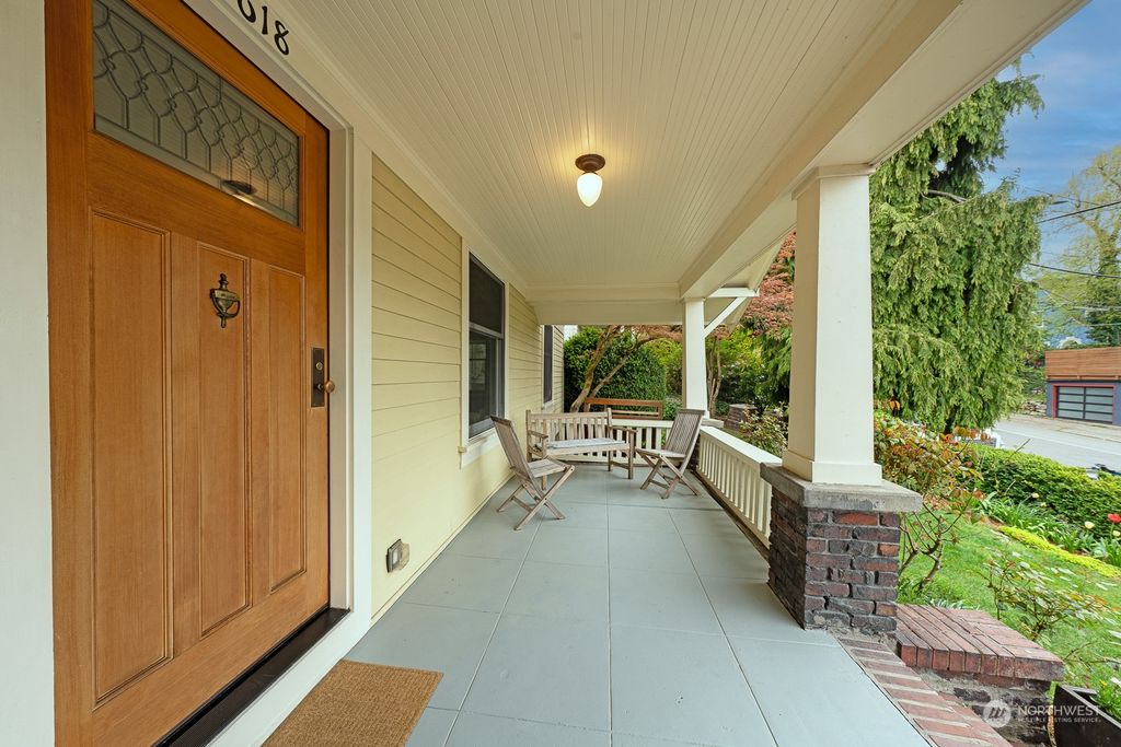 Photo of 1618 34th Avenue, Seattle, WA 98122 (MLS # 2224587)