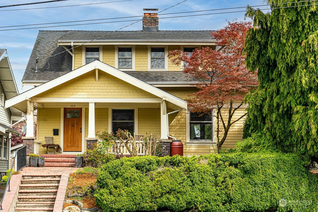 Photo of 1618 34th Avenue, Seattle, WA 98122 (MLS # 2224587)