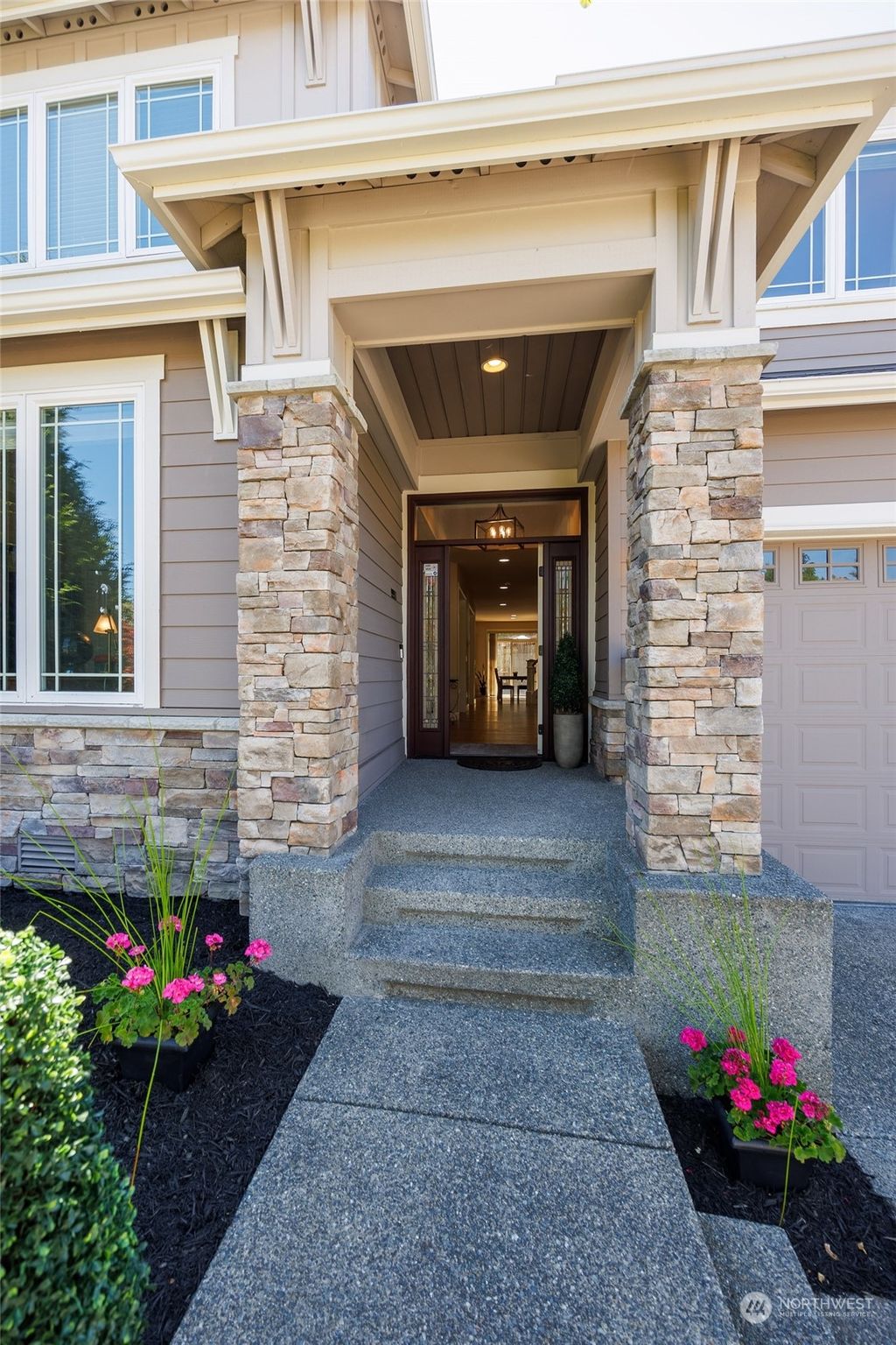 Photo of 1711 Kitsap Place NE, Renton, WA 98059 (MLS # 2261088)