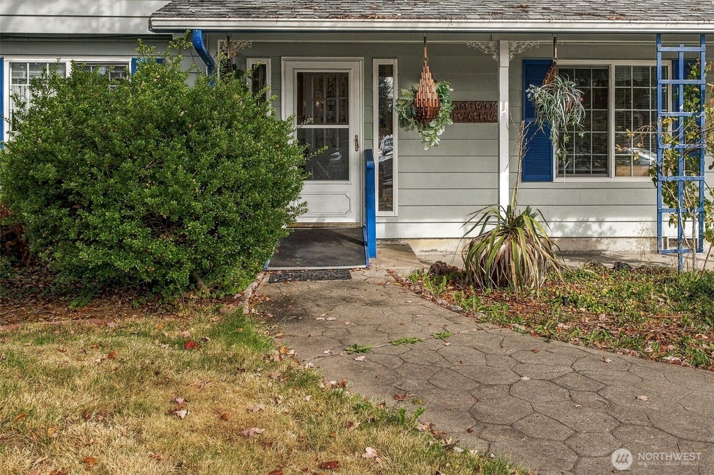 Photo of 28807 20th Place S, Federal Way, WA 98003 (MLS # 2587863)