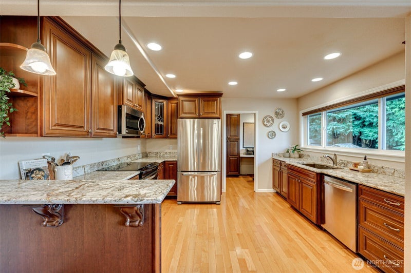 407 N Dubois Road