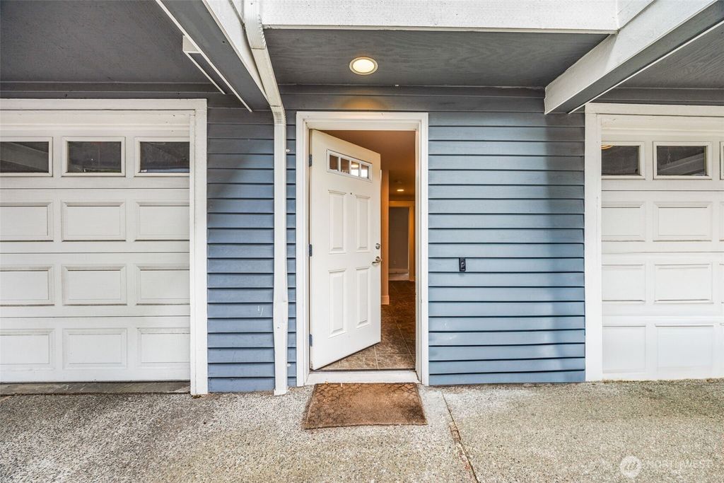 Photo of 910 NW 85th st St #B, Seattle, WA 98117 (MLS # 2445233)