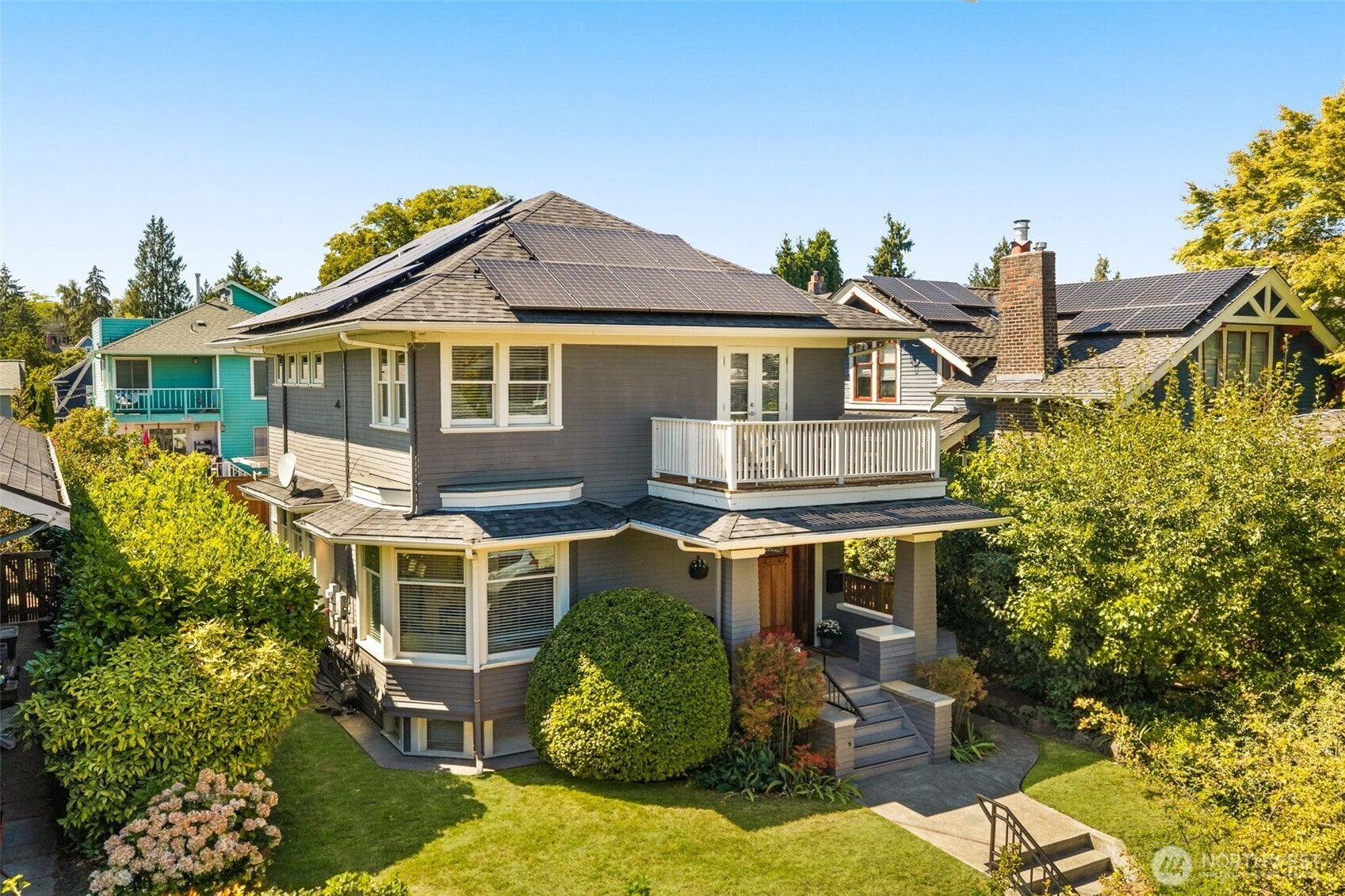 4549 Thackeray Place NE