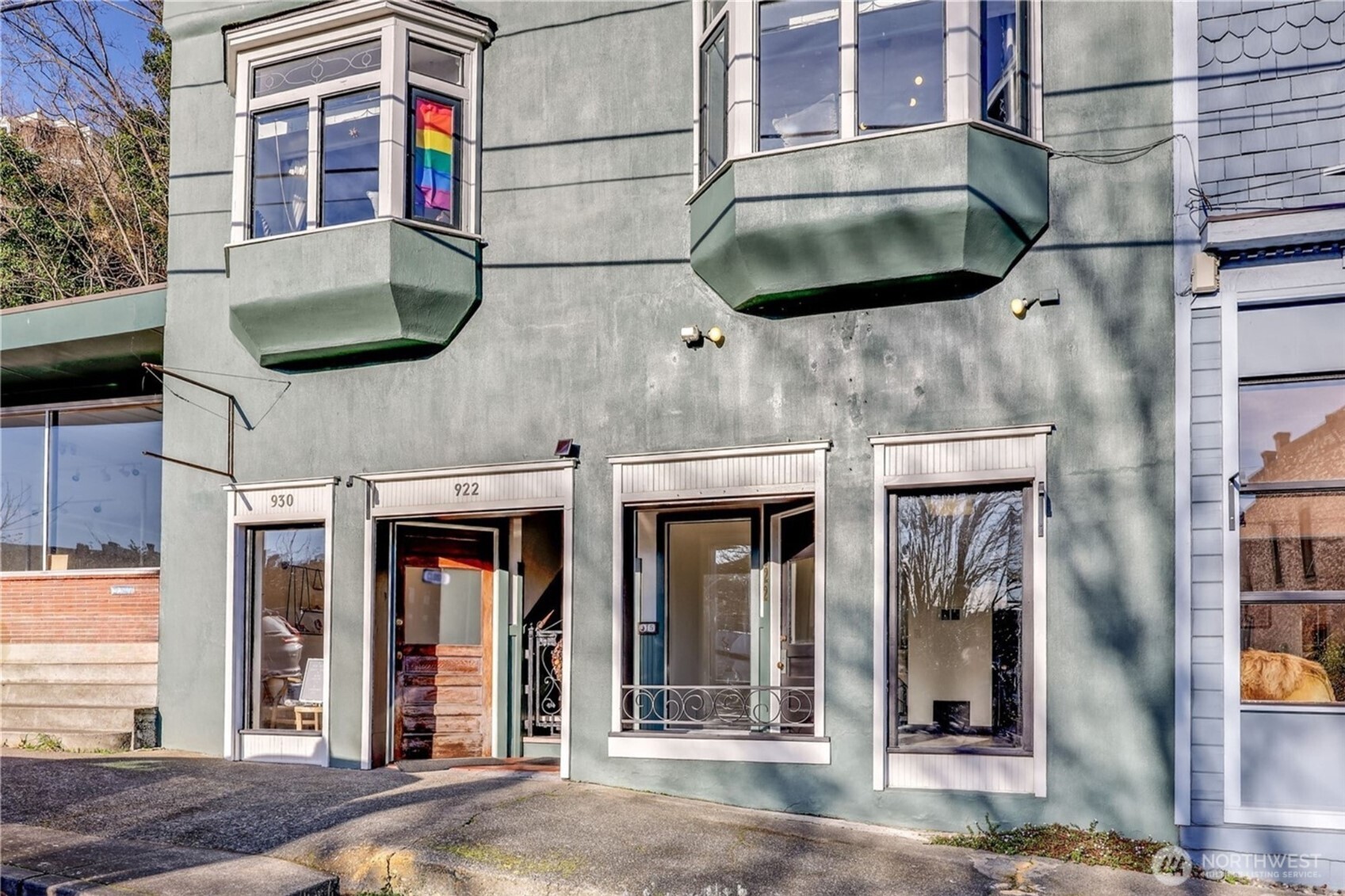 922 Washington Street