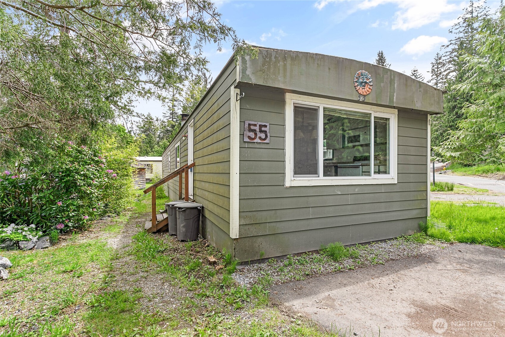 4000 Flynn Street 55