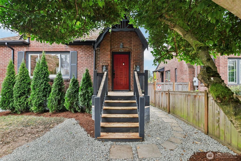 Photo of 8258 Interlake Avenue N, Seattle, WA 98103 (MLS # 2426892)