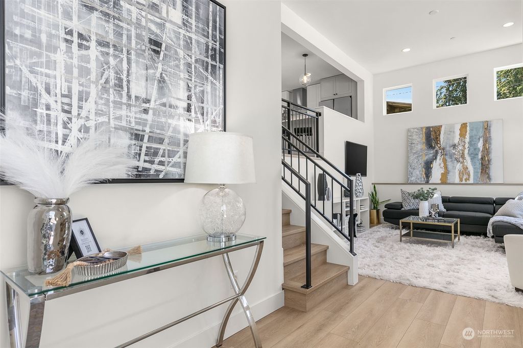 Photo of 7504 118th Avenue NE, Kirkland, WA 98033 (MLS # 2127940)