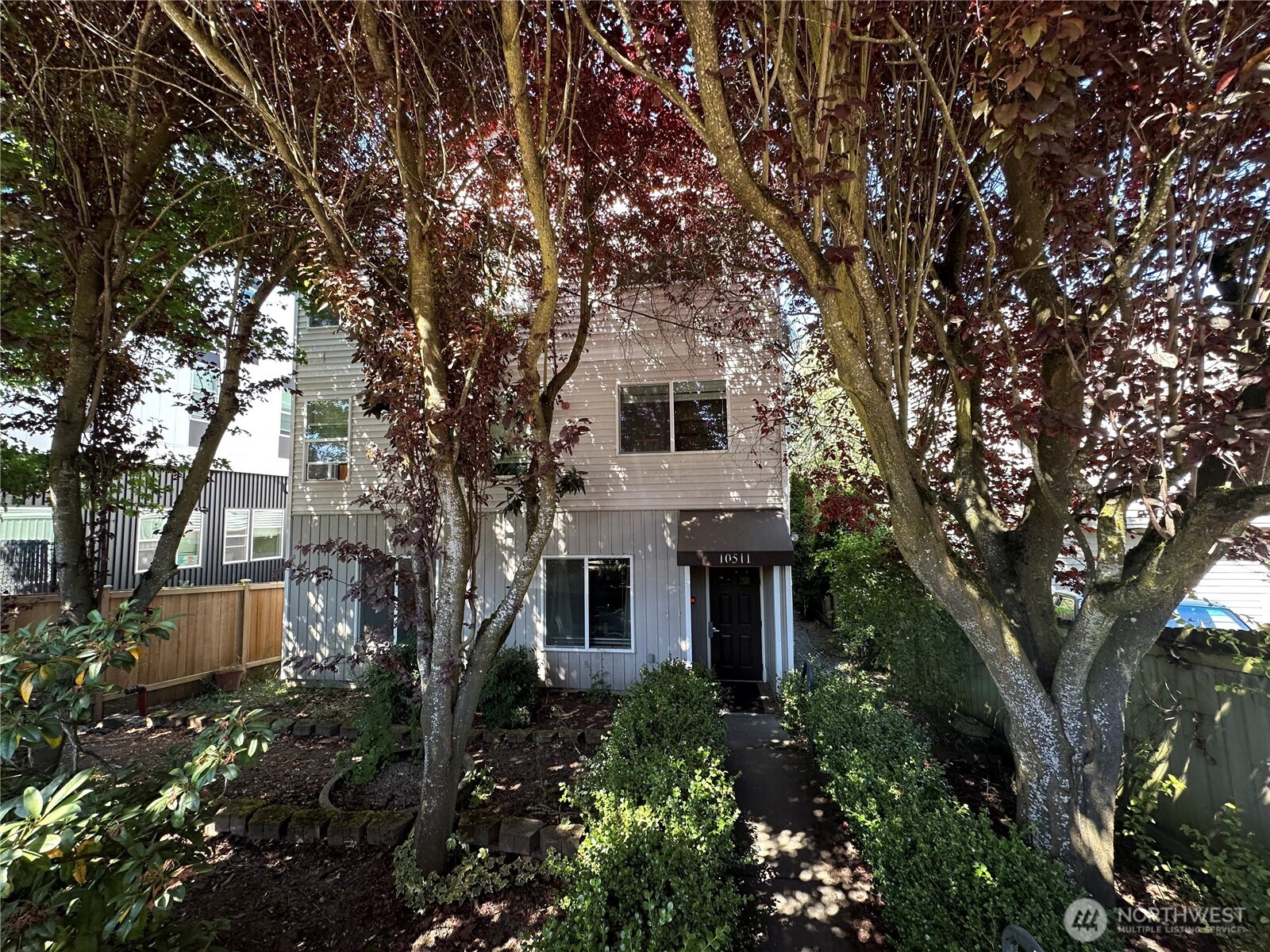 10511 Midvale Avenue N 202