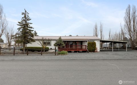 Photo of 8521 Jean Road NE, Moses Lake, WA 98837 (MLS # 2480461)