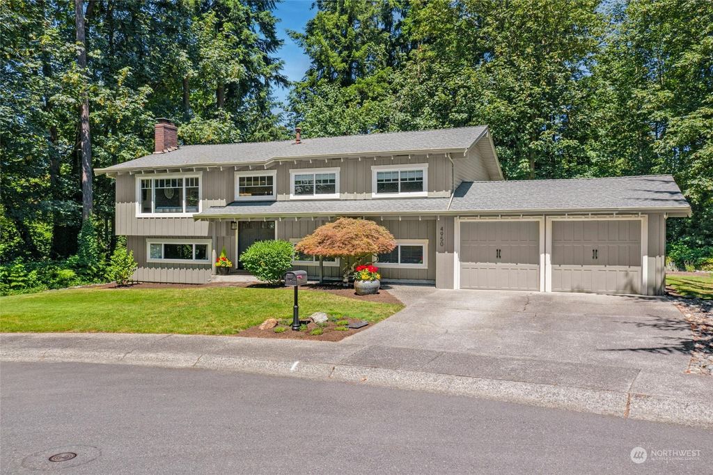 Photo of 4950 120th Avenue SE, Bellevue, WA 98006 (MLS # 2262910)