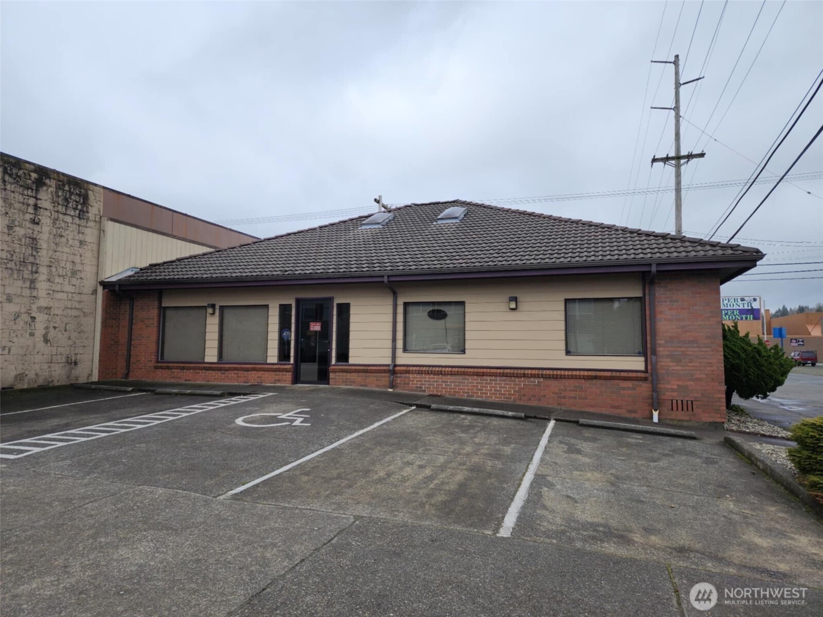 400 W Wishkah Street