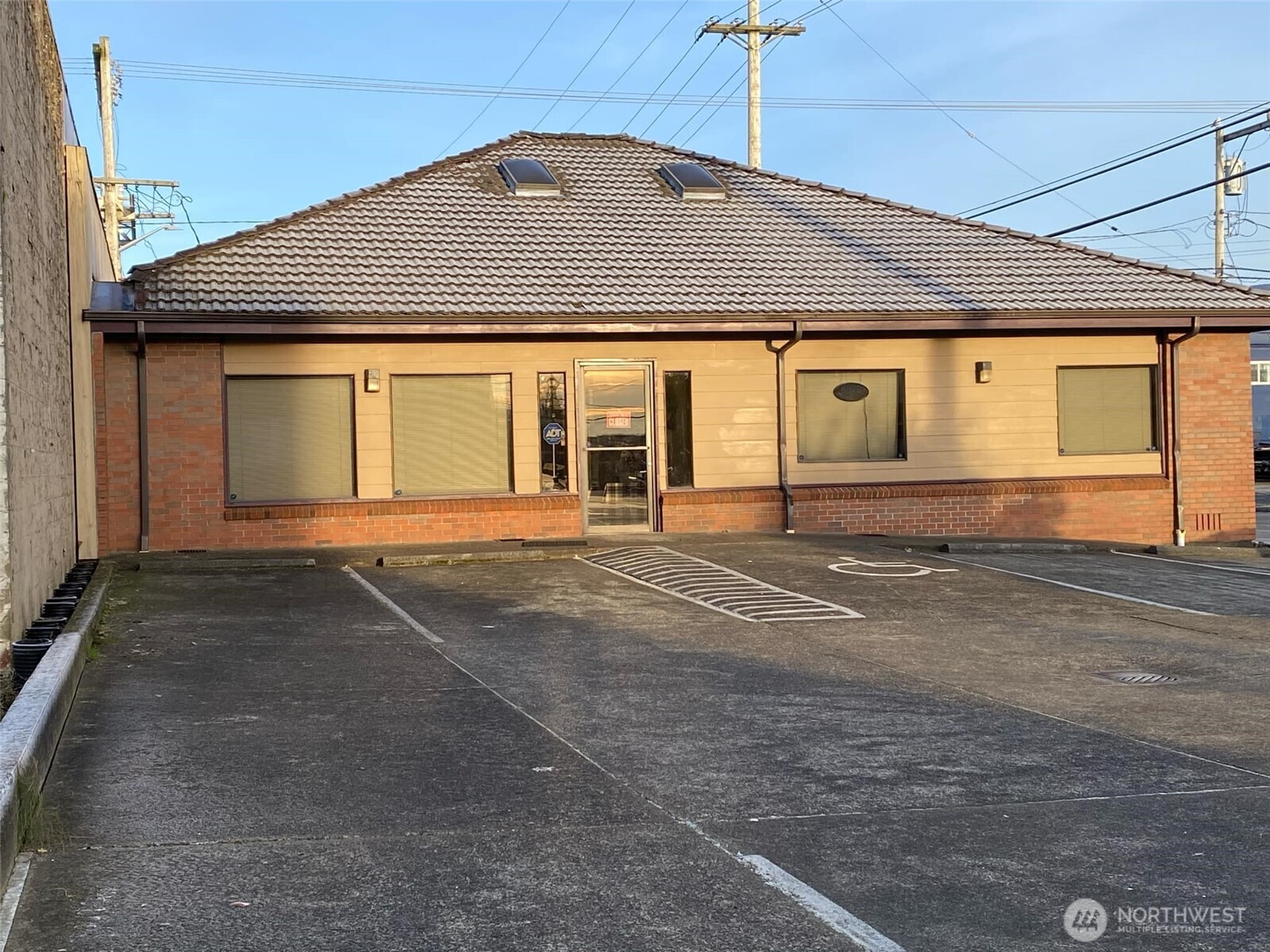 400 W Wishkah Street
