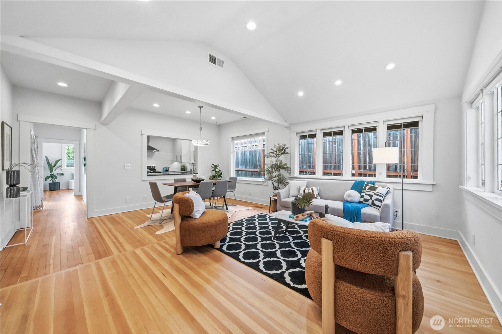 3815 Sunnyside Avenue N