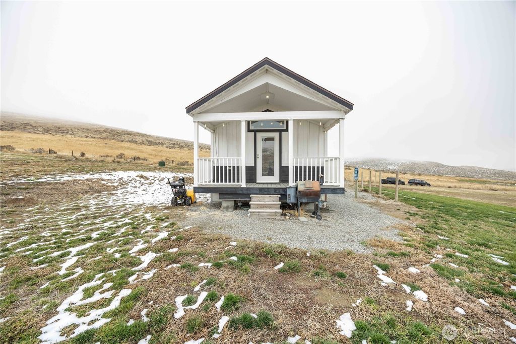 Photo of 577 Bill Shaw Road, Pateros, WA 98846 (MLS # 2458994)