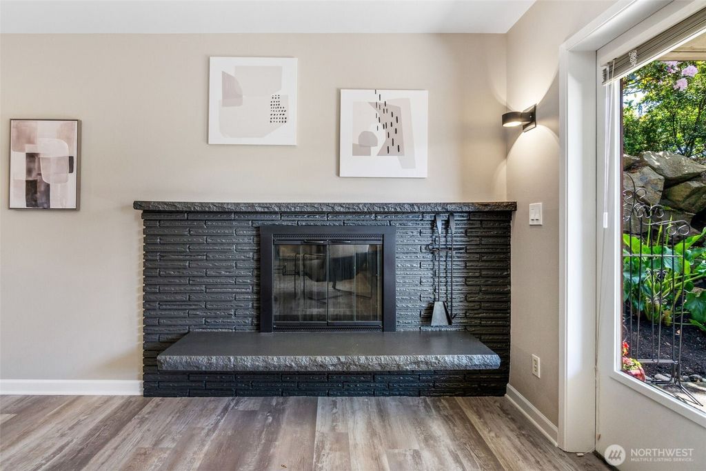 Photo of 75 E Lynn Street #B, Seattle, WA 98102 (MLS # 2526106)