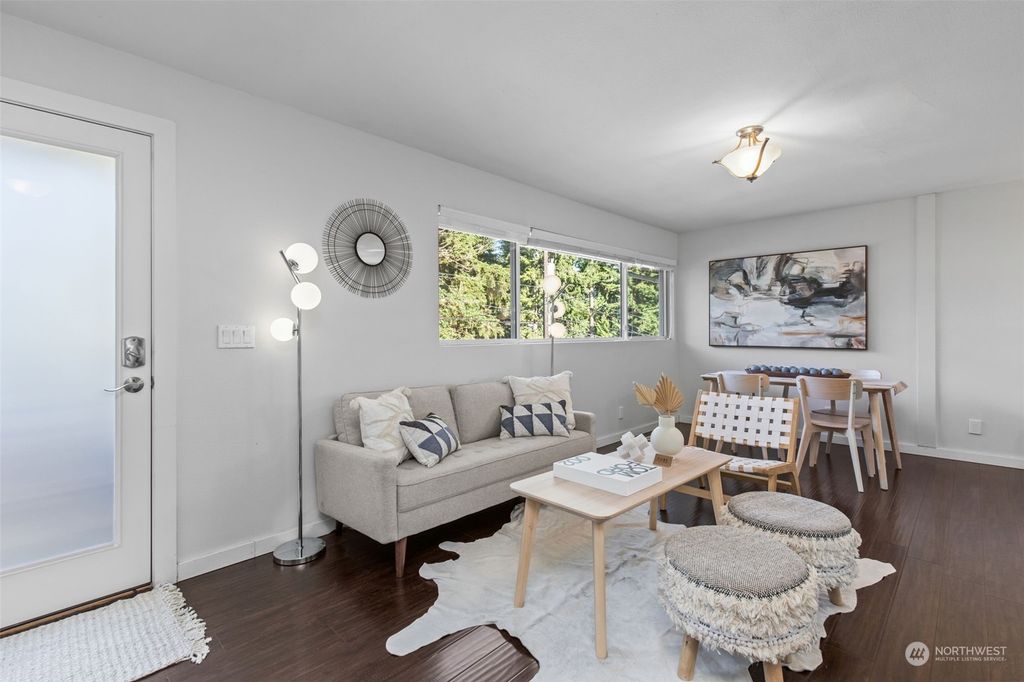 Photo of 15810 74th Avenue NE, Kenmore, WA 98028 (MLS # 2266005)