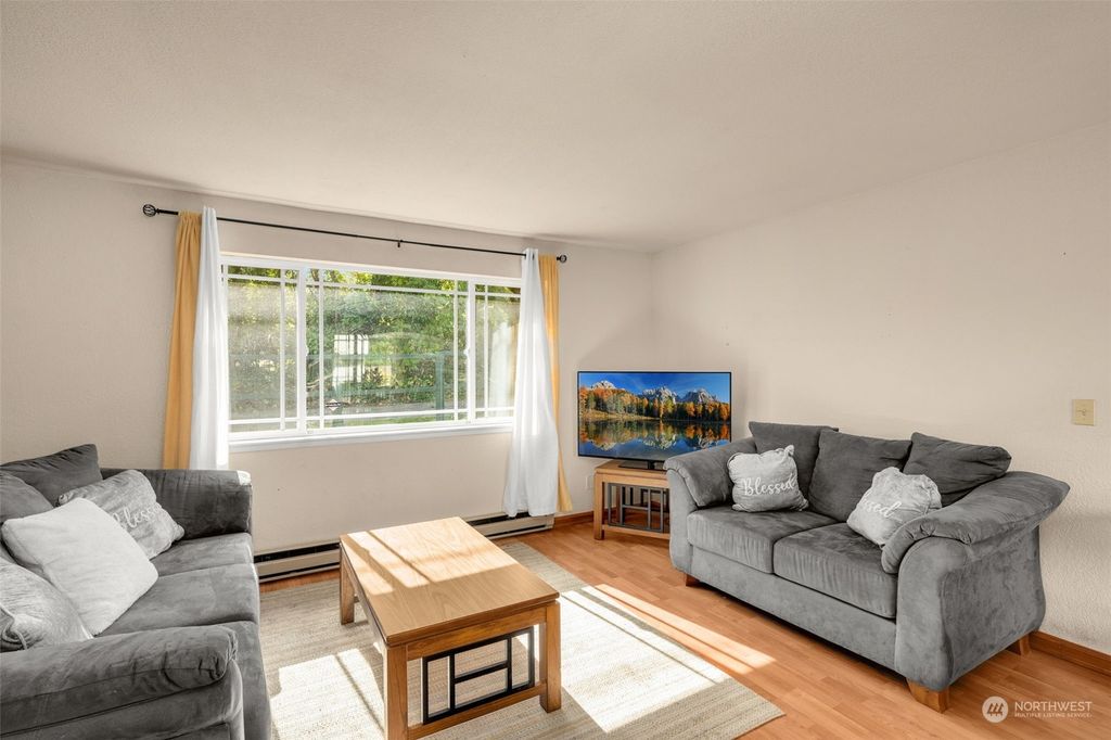 Photo of 6560 18th Avenue SW, Seattle, WA 98106 (MLS # 2168732)