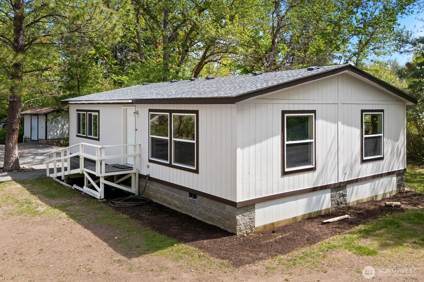 421 Cottonwood Road