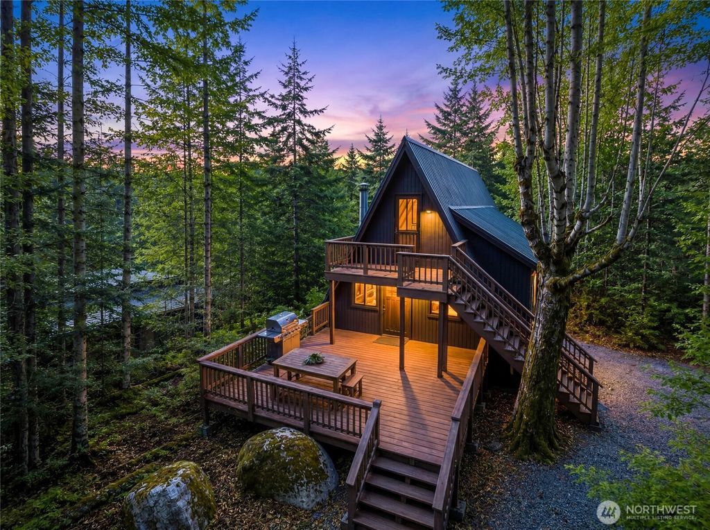 Photo of 11857 Tye River Road NE, Skykomish, WA 98288 (MLS # 2530394)