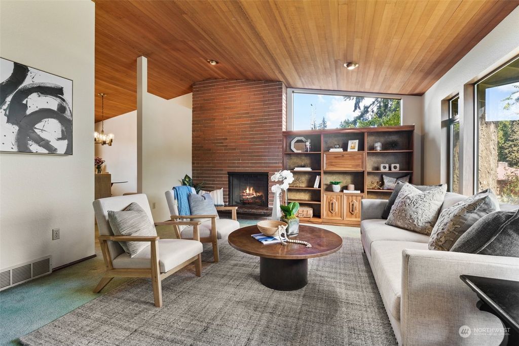 Photo of 12745 Roosevelt Way NE, Seattle, WA 98125 (MLS # 2048018)