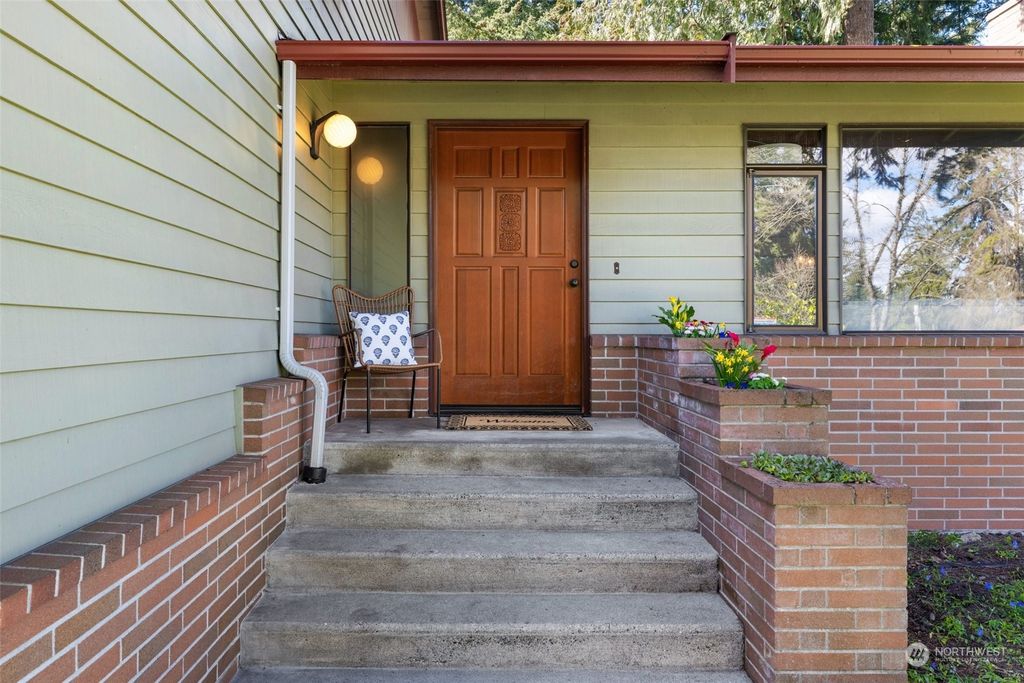 Photo of 12745 Roosevelt Way NE, Seattle, WA 98125 (MLS # 2048018)
