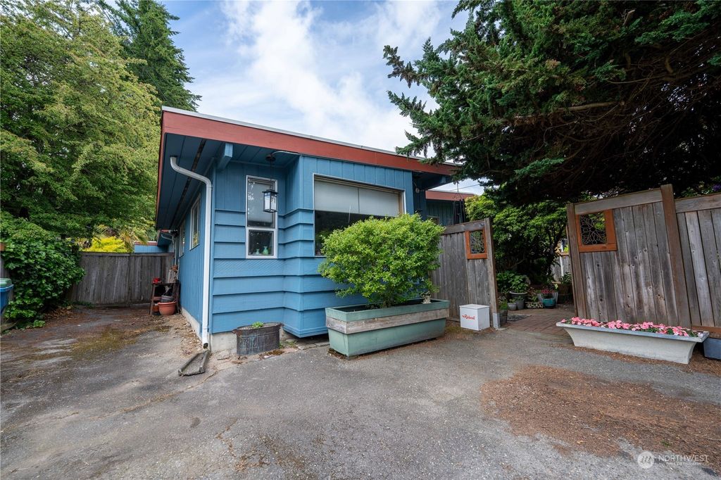 Photo of 22024 88th Avenue W, Edmonds, WA 98026 (MLS # 2253585)