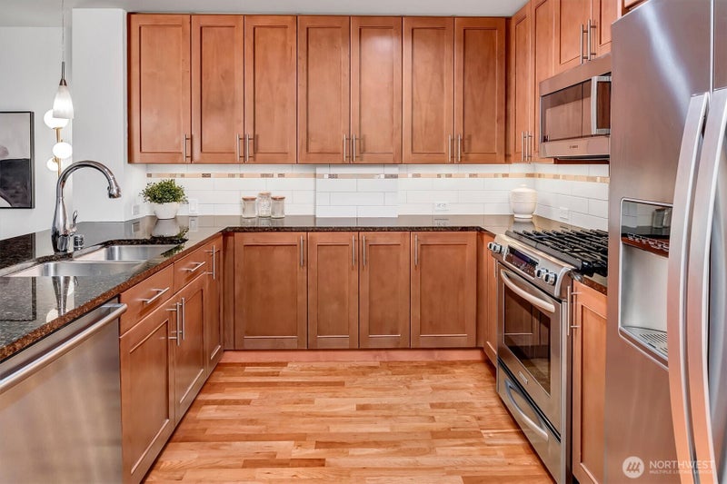 10650 NE 9th Place 5208