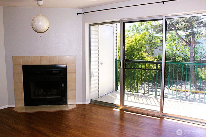 1522 NE 175th Street 200