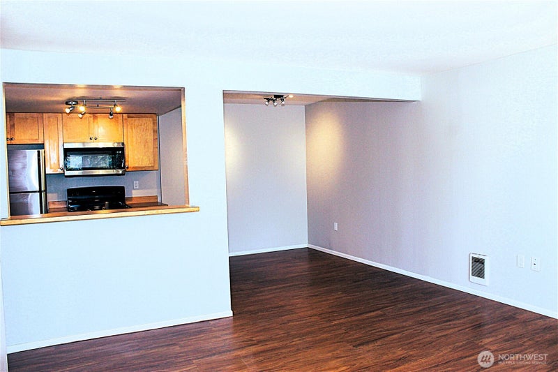 1522 NE 175th Street 200