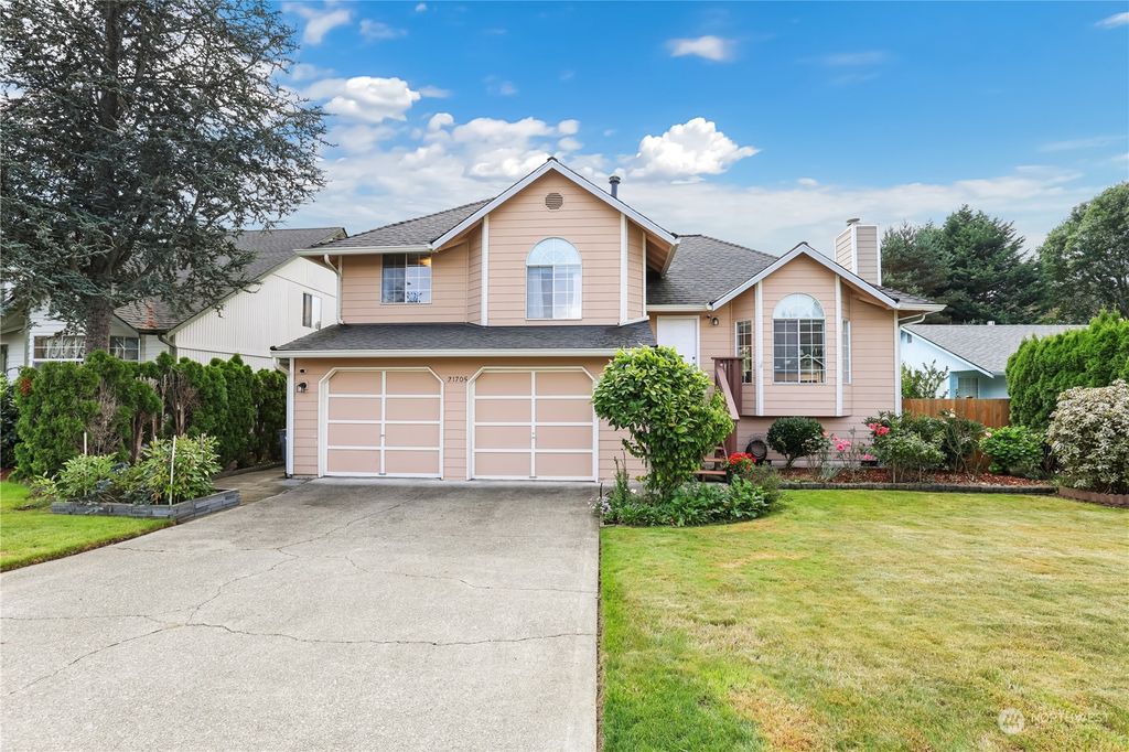 Photo of 21705 SE 238th Street, Maple Valley, WA 98038 (MLS # 2299126)