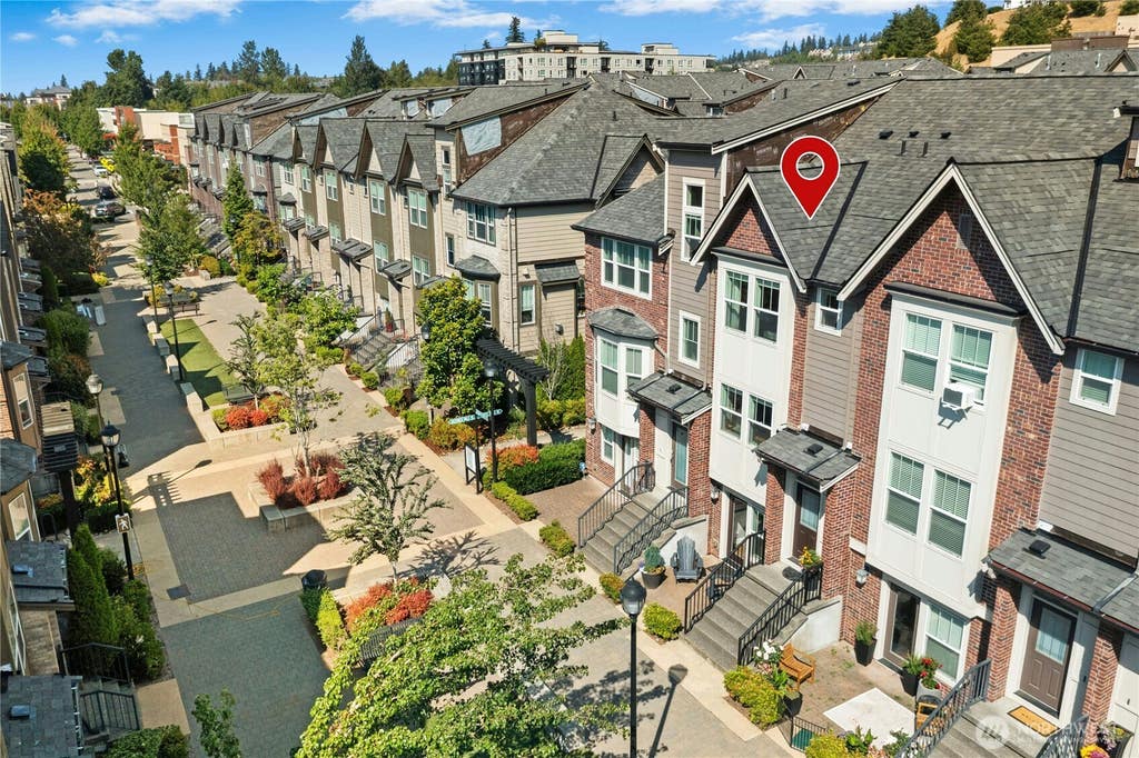 Photo of 1340 Brooklyn Walk WALK NE, Issaquah, WA 98029 (MLS # 2570152)