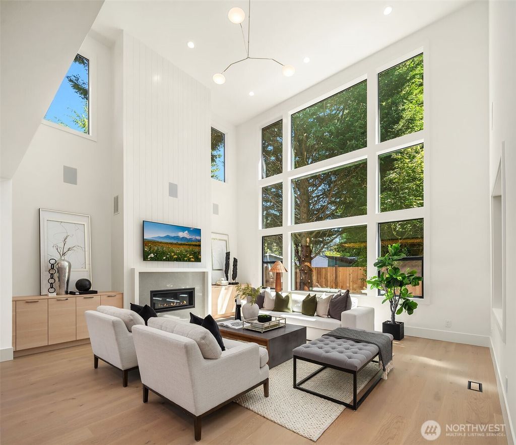 Photo of 16711 NE 16th Place, Bellevue, WA 98008 (MLS # 2537295)