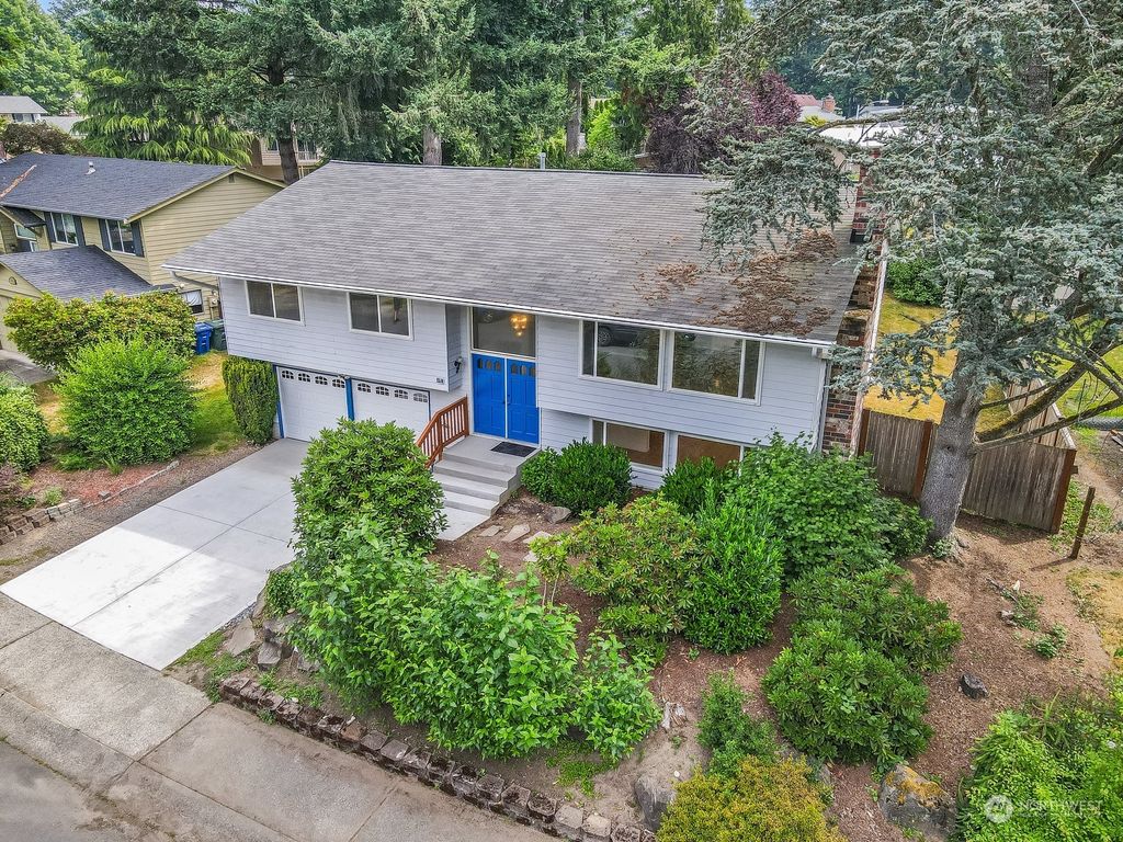 Photo of 15516 118th Place NE, Bothell, WA 98011 (MLS # 2134586)