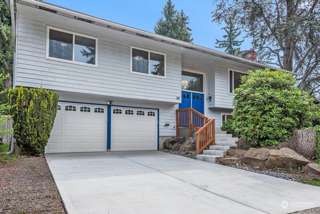 Photo of 15516 118th Place NE, Bothell, WA 98011 (MLS # 2134586)